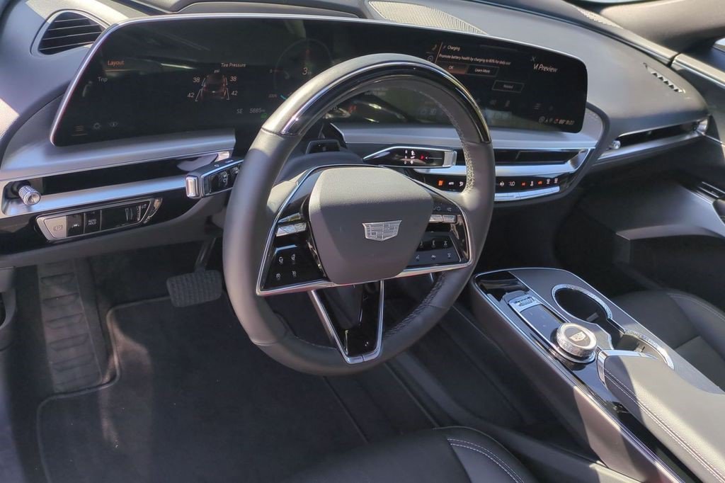 Certified 2026 Cadillac Lyriq Signature Sport AWD/4WD image 21