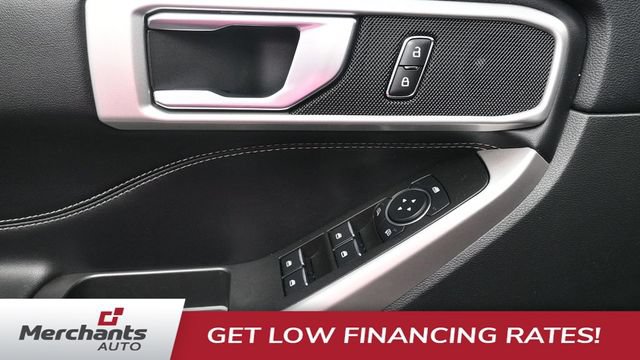 Used 2023 Ford Explorer XLT AWD/4WD image 16