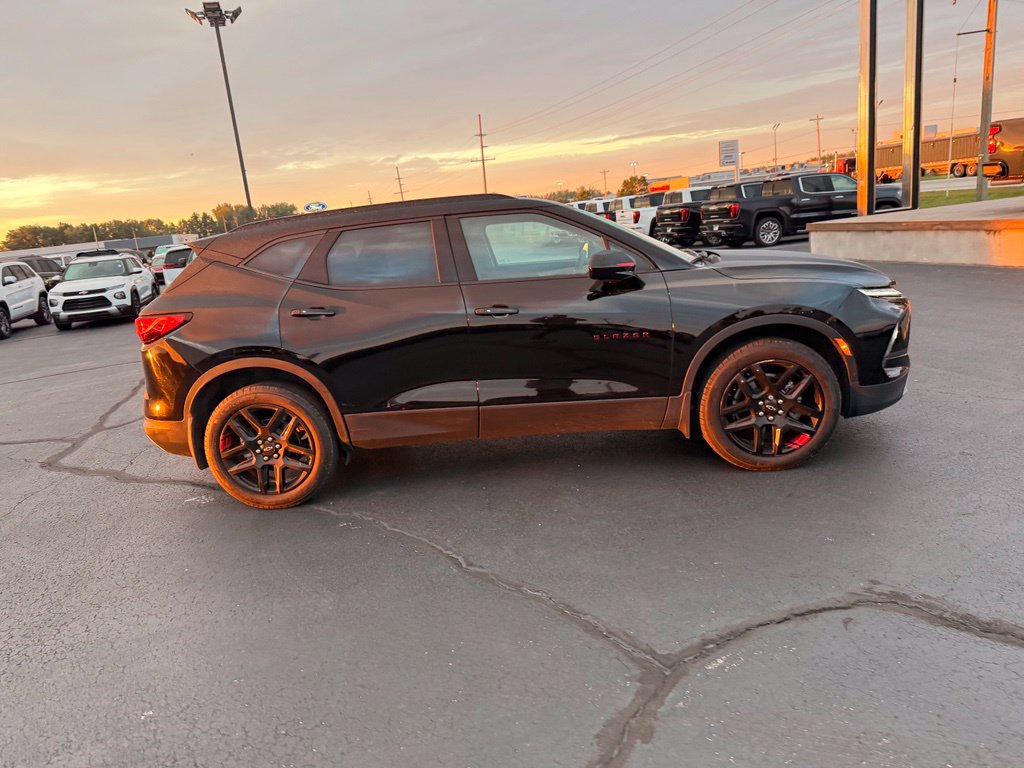 Used 2025 Chevrolet Blazer LT w/ Redline Edition FWD image 6