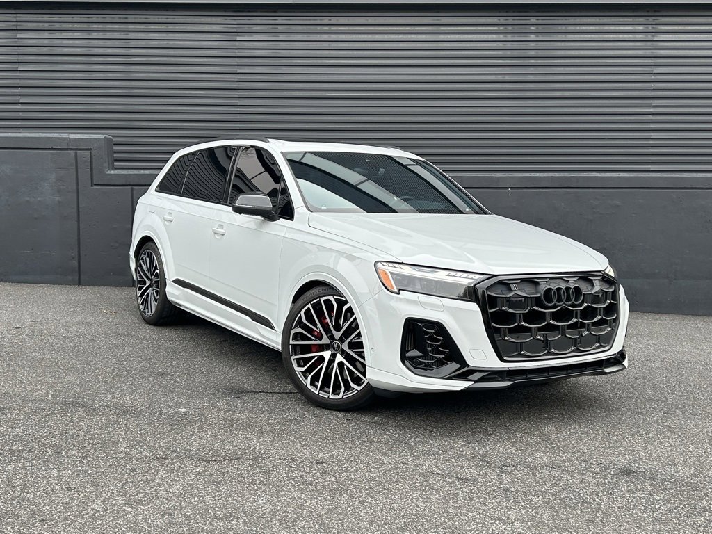 Used 2025 Audi SQ7 Prestige image 12