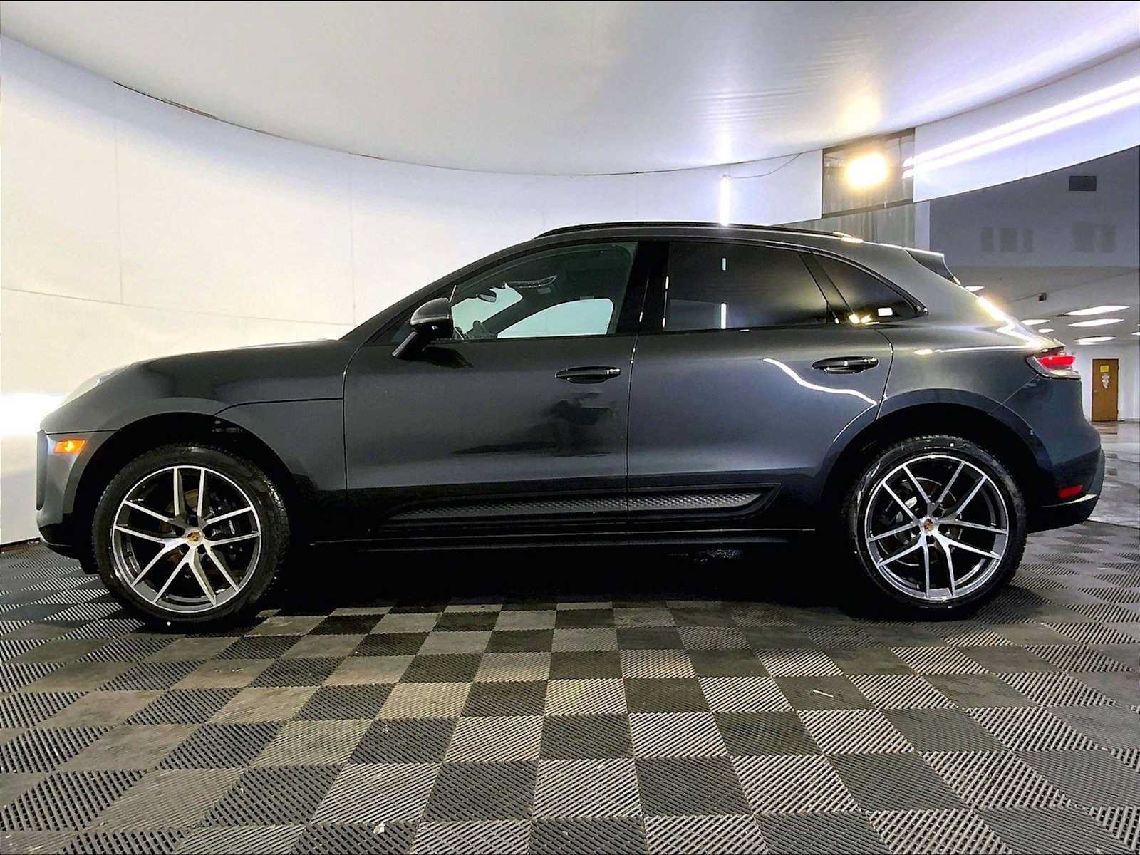 New 2026 Porsche Macan AWD/4WD image 2