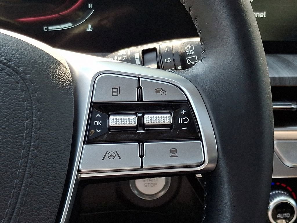 Used 2025 Kia Telluride EX w/ EX Captain's Chair Package FWD image 23