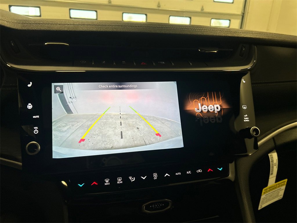 New 2026 Jeep Grand Cherokee Laredo image 23