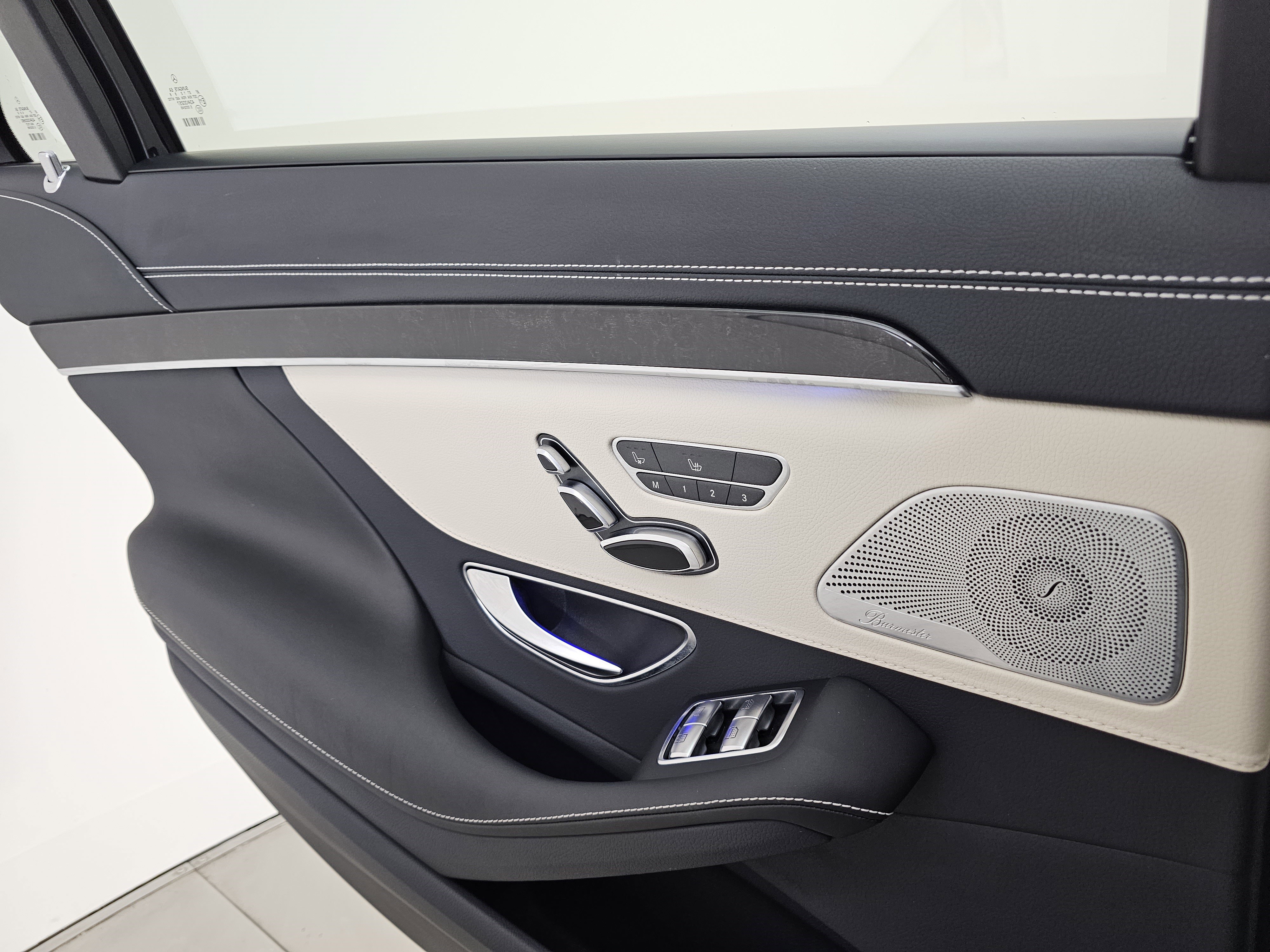 Used 2019 Mercedes-Benz S 560 Sedan image 23