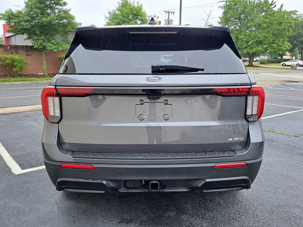 New 2026 Ford Explorer ST-Line w/ ST-Line Street Pack AWD/4WD image 5
