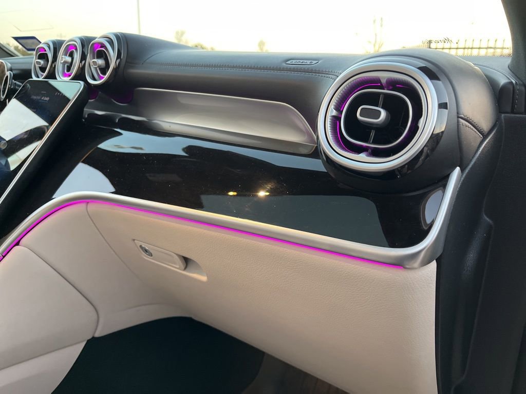 Used 2025 Mercedes-Benz GLC 300 4MATIC image 29