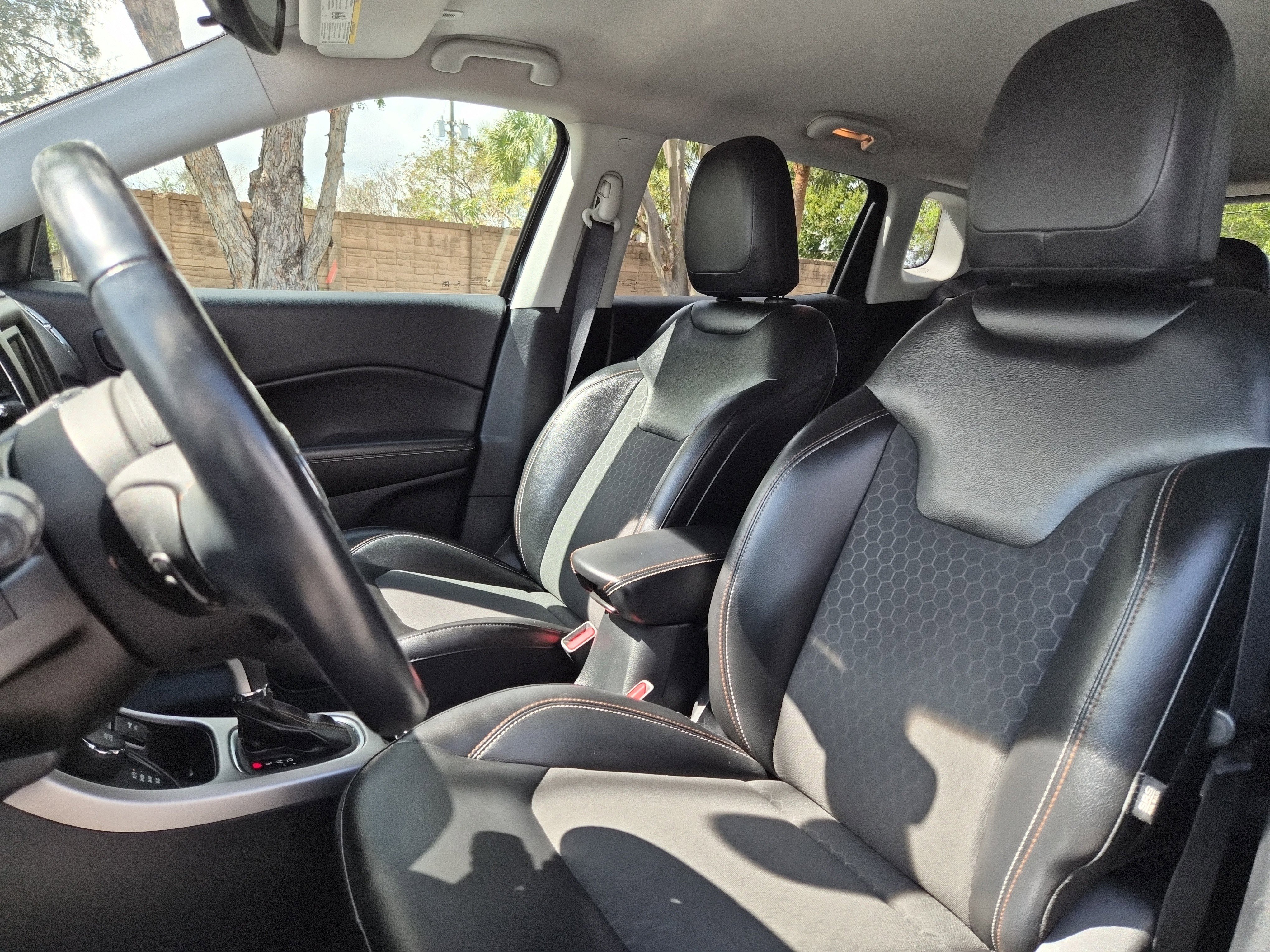 Used 2018 Jeep Compass Latitude w/ Cold Weather Group image 20