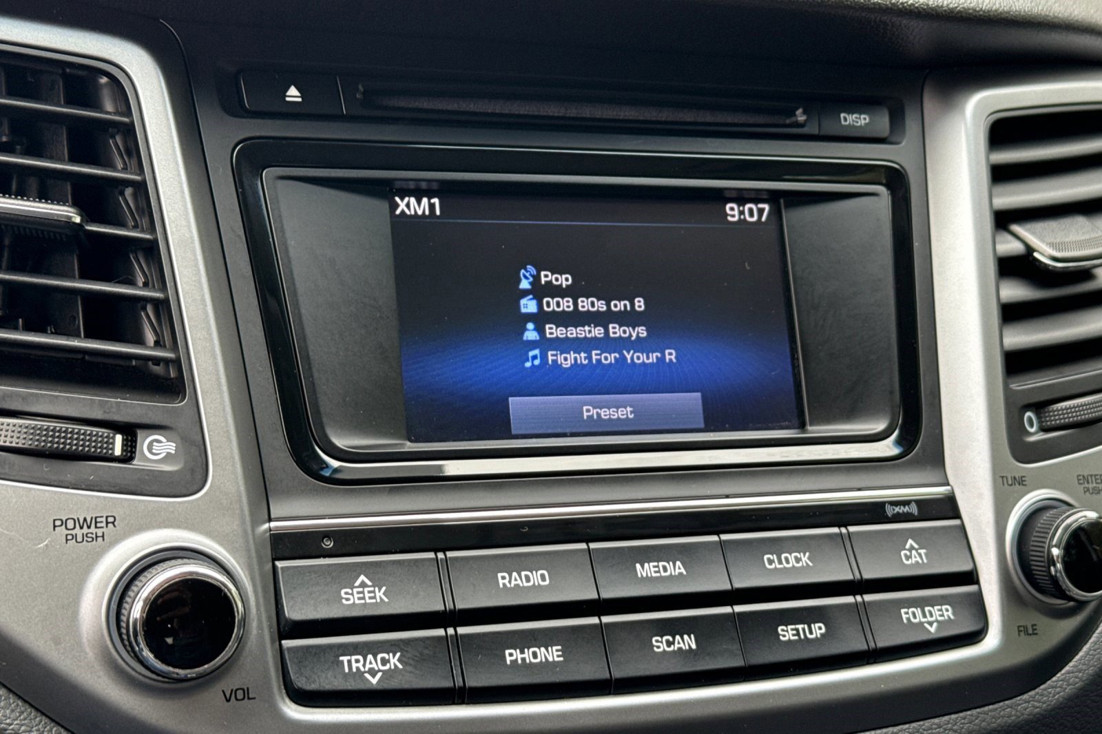 Used 2017 Hyundai Tucson Sport image 21