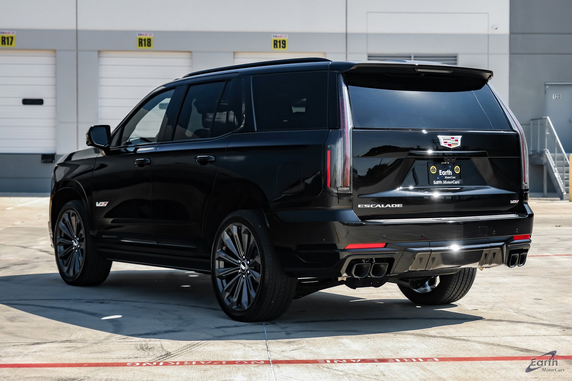 Used 2025 Cadillac Escalade V image 8