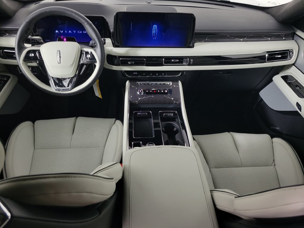 New 2026 Lincoln Aviator Black Label w/ Black Label Special Edition AWD/4WD image 9
