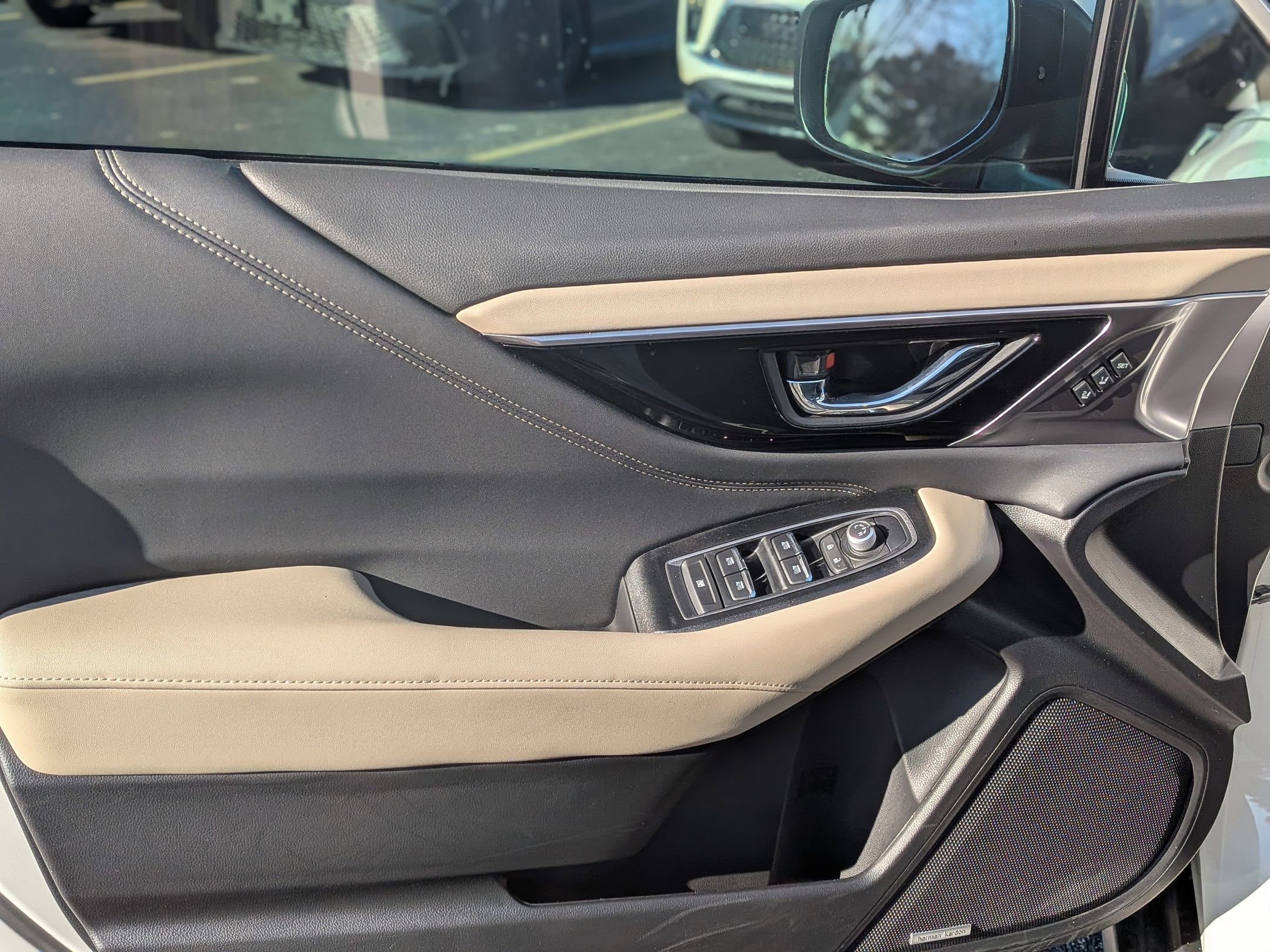 Used 2025 Subaru Outback Limited image 14