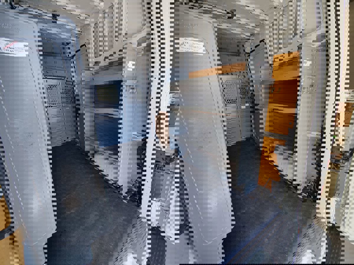 Used 2021 Nissan NV 2500 SV image 10