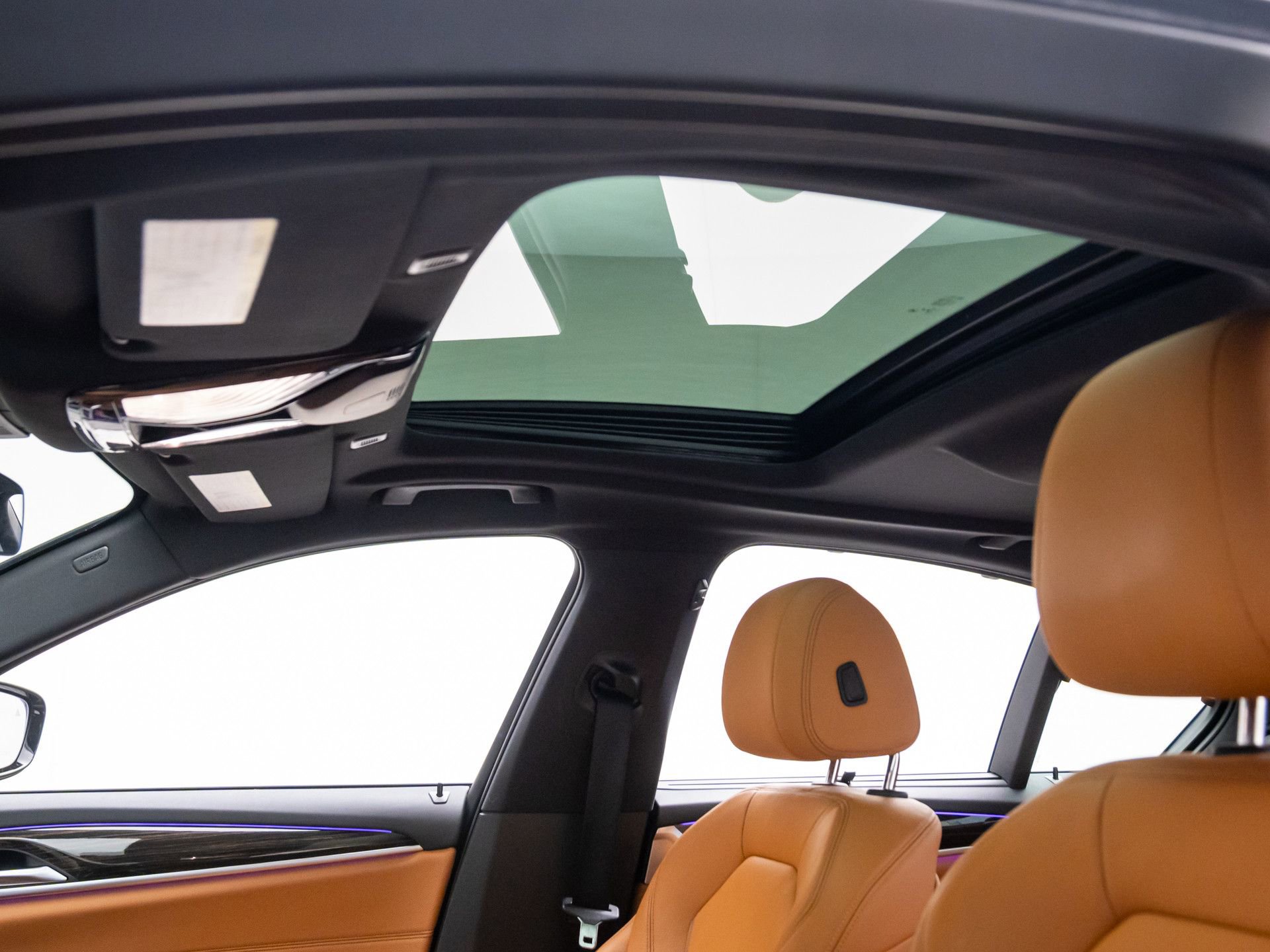 Used 2023 BMW 540i xDrive w/ Executive Package image 18