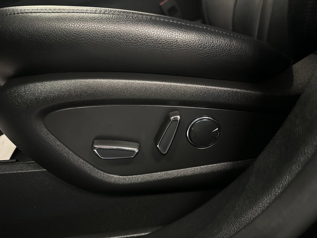 Used 2023 Lincoln Nautilus AWD w/ Premium Package image 14