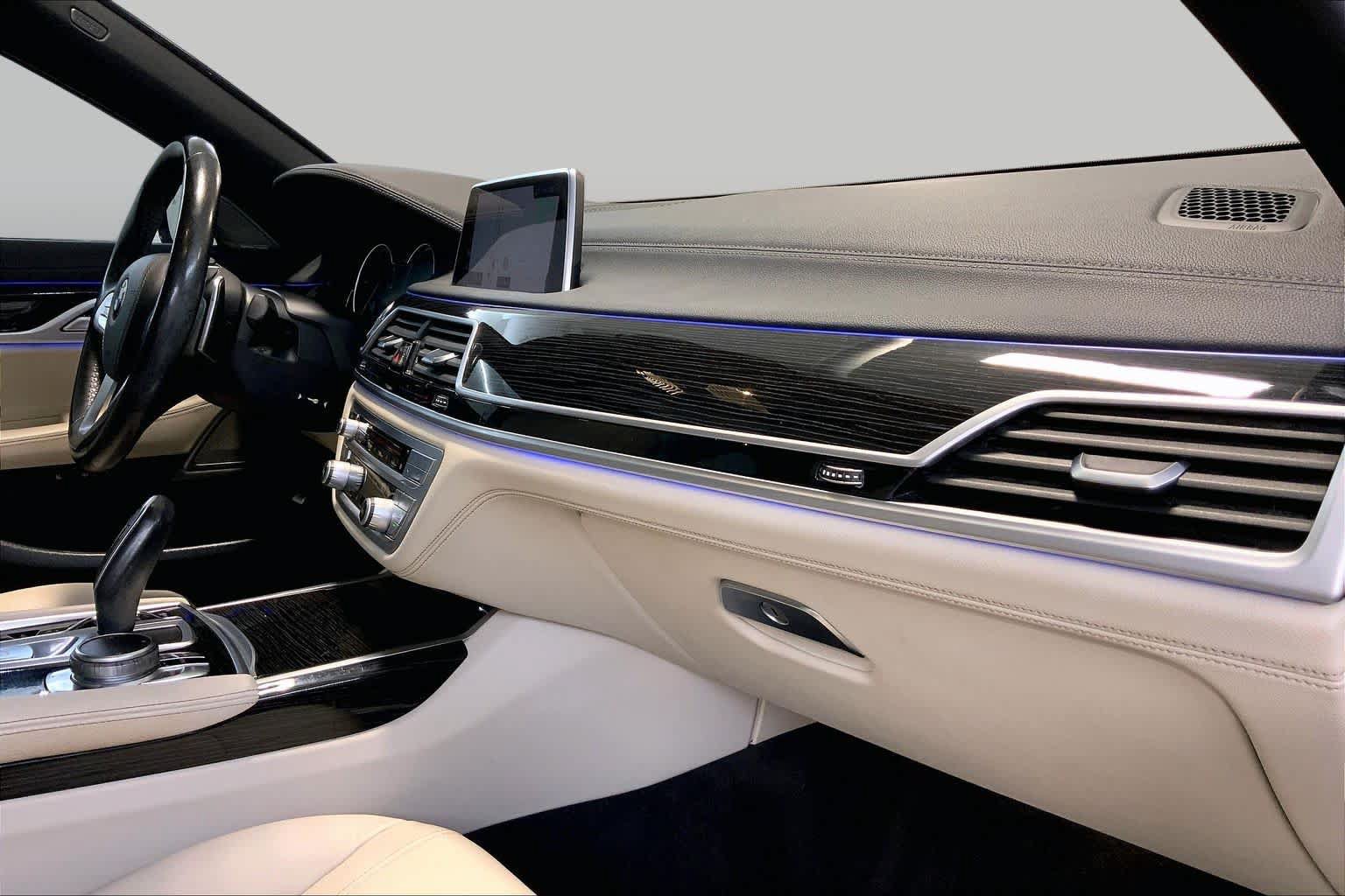 Used 2019 BMW 740i xDrive w/ M Sport Package AWD/4WD image 18