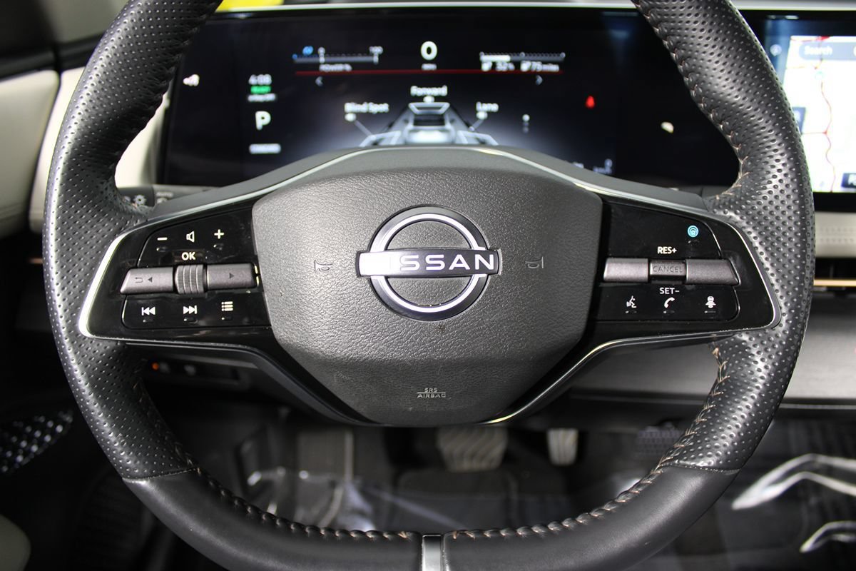 Used 2023 Nissan Ariya AWD image 13