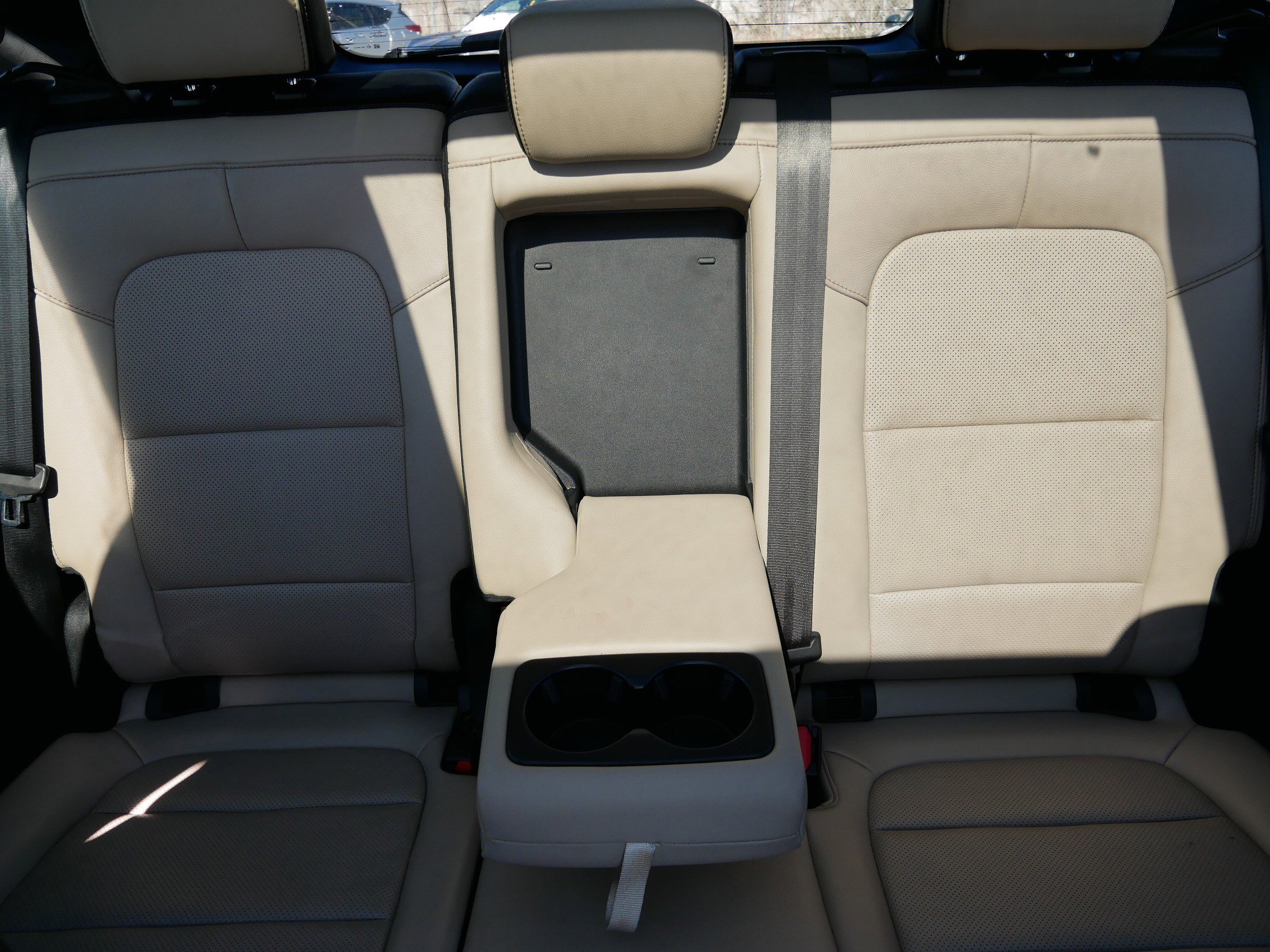Used 2020 Ford Escape Titanium image 13