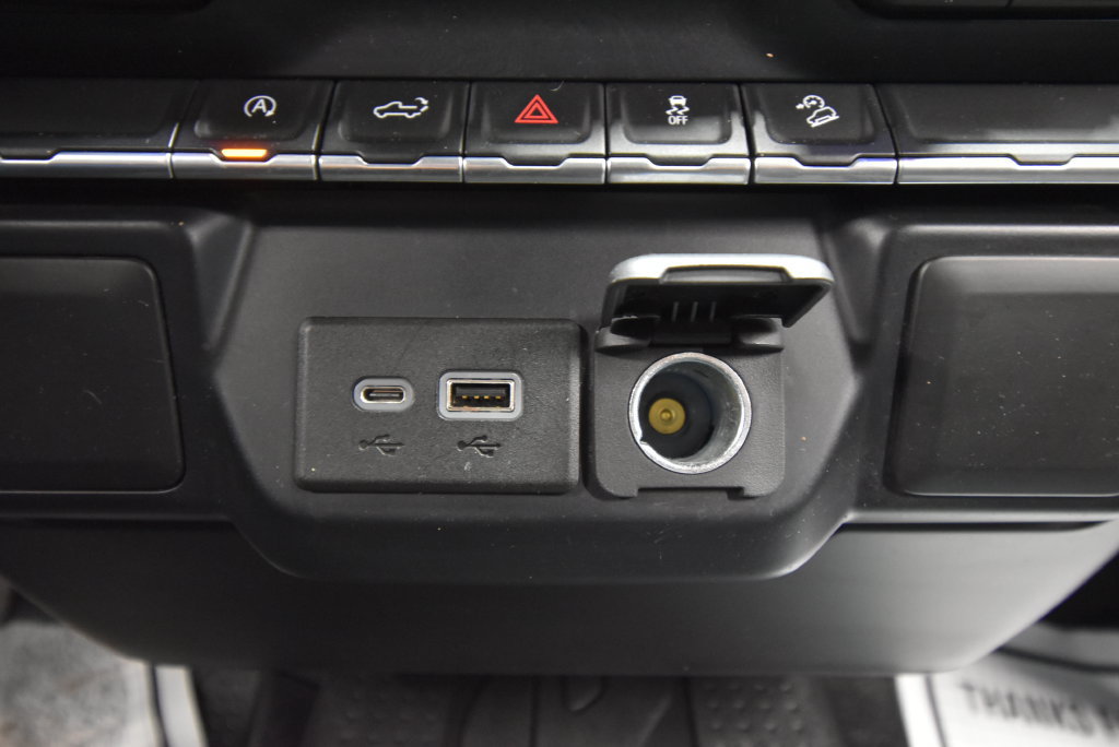 Used 2019 Chevrolet Silverado 1500 LT Trail Boss w/ Convenience Package AWD/4WD image 18