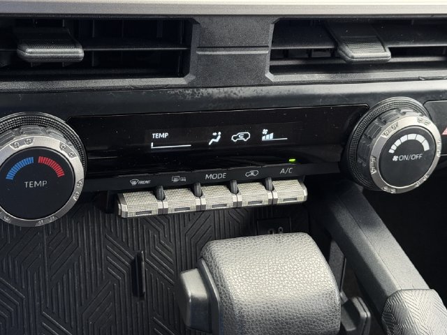 Used 2025 Toyota 4Runner SR5 AWD/4WD image 21