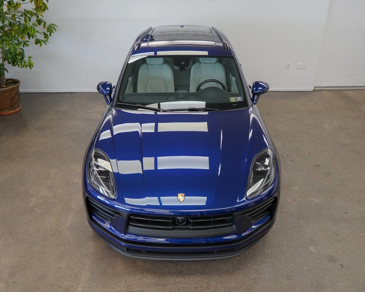 Used 2024 Porsche Macan image 31