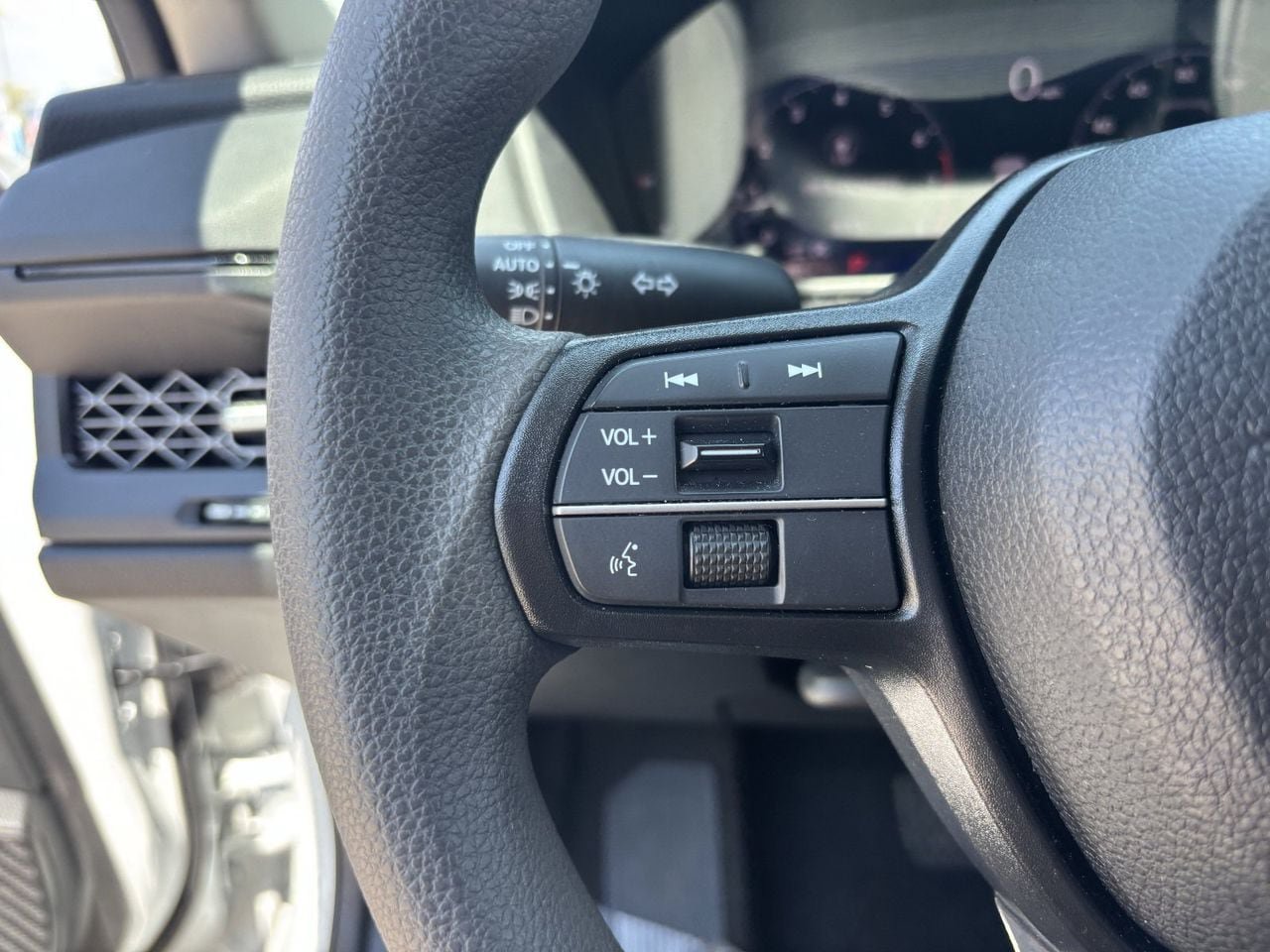 Certified 2023 Honda Accord EX image 27