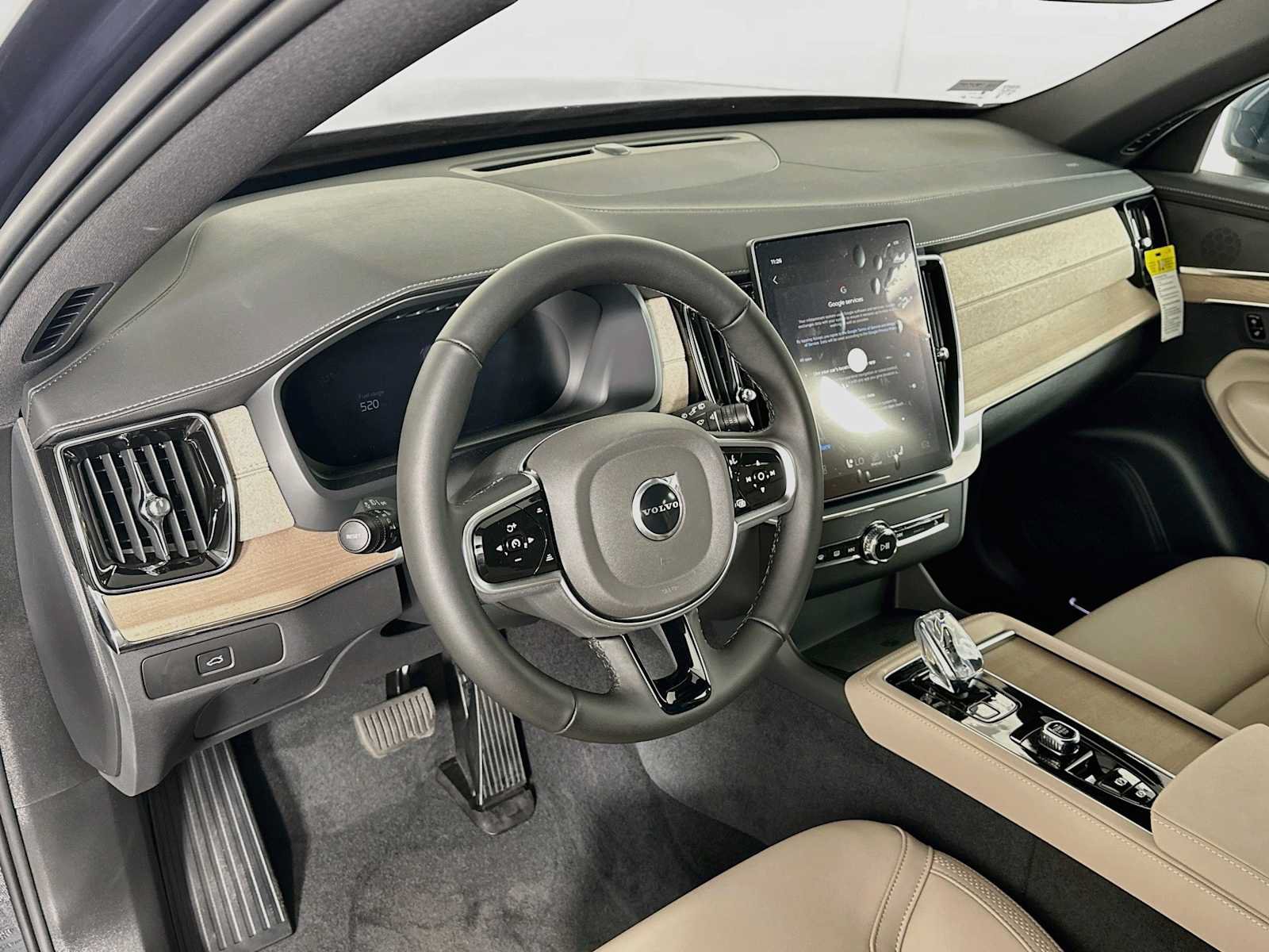 Used 2026 Volvo XC90 B5 Core AWD/4WD image 9