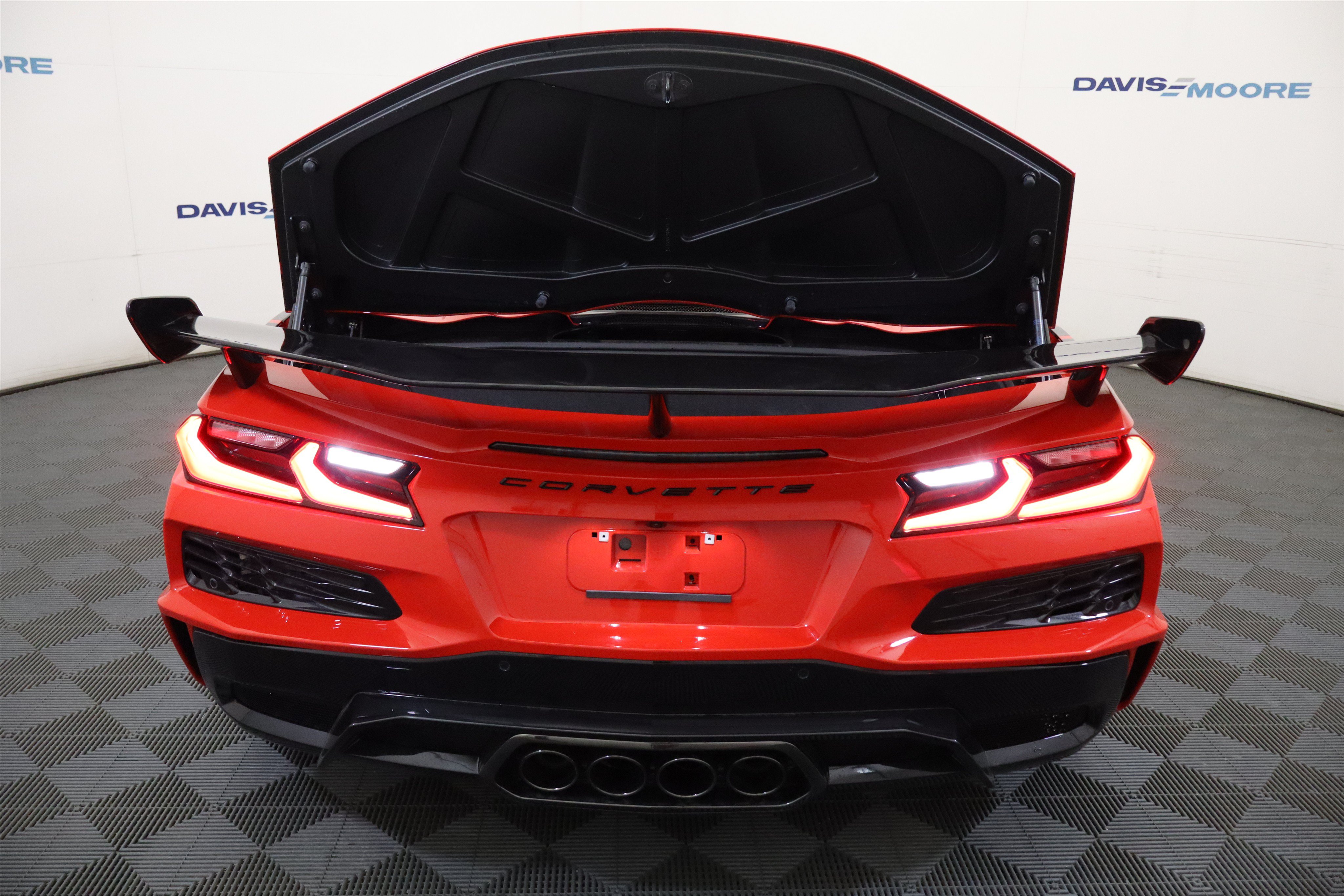 New 2027 Chevrolet Corvette Z06 w/ Stealth Interior Trim Package RWD image 9