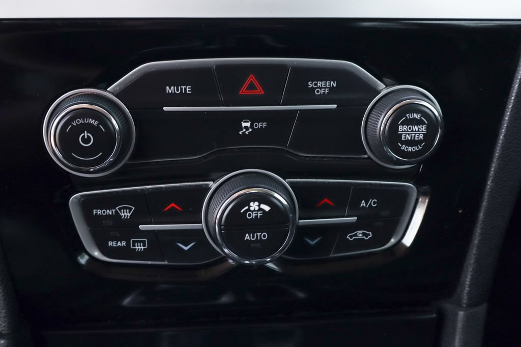 Used 2023 Chrysler 300 Touring w/ Sport Appearance Package RWD image 30