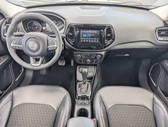 Used 2021 Jeep Compass Latitude w/ Sun and Sound Group AWD/4WD image 6