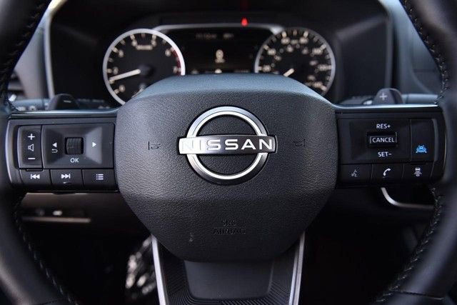 Certified 2025 Nissan Rogue SV image 18