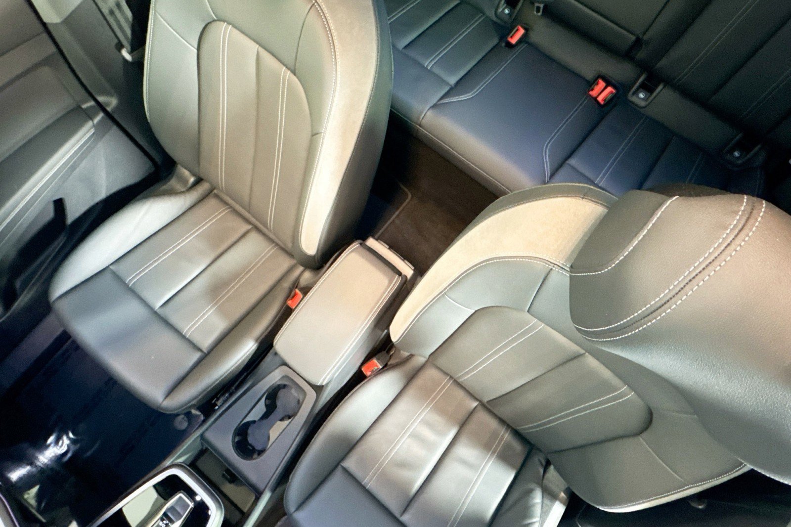 Used 2024 Audi Q4 e-tron Premium Plus image 18