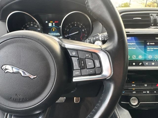 Used 2019 Jaguar F-PACE S AWD/4WD image 12