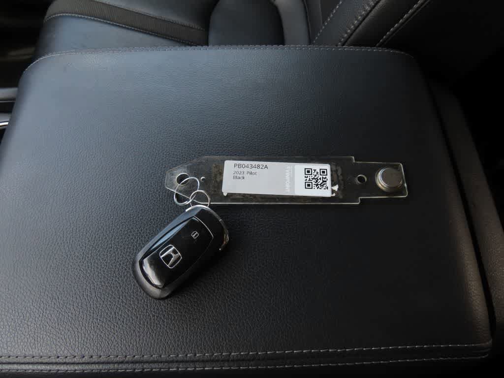 Certified 2023 Honda Pilot Touring image 32