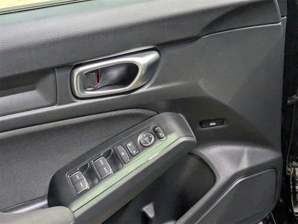 Used 2025 Honda Civic Sport image 13