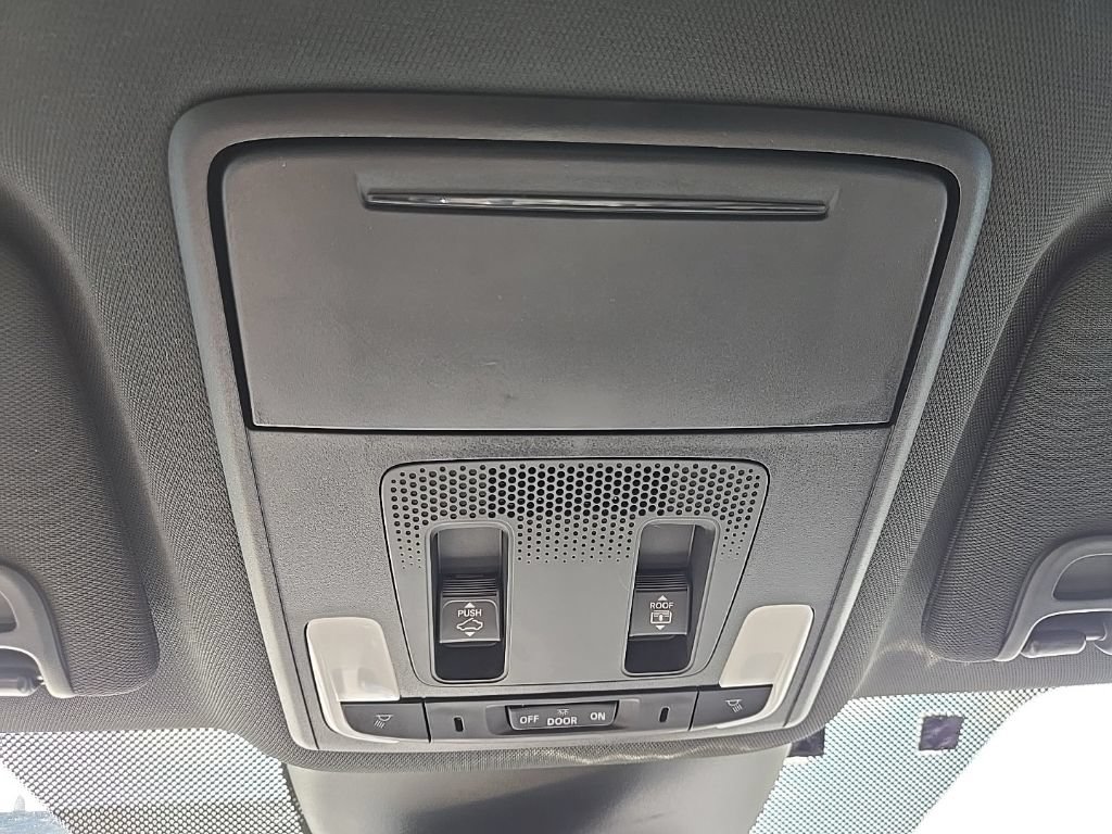 Used 2024 Honda Pilot TrailSport image 31
