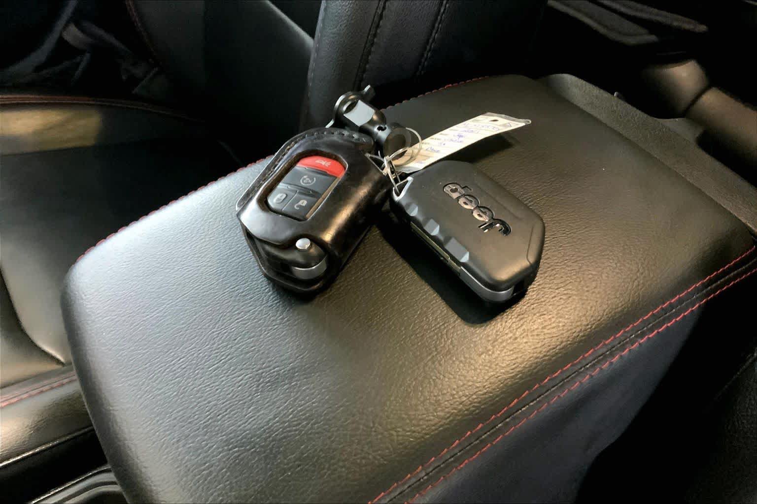 Used 2021 Jeep Gladiator Rubicon AWD/4WD image 14