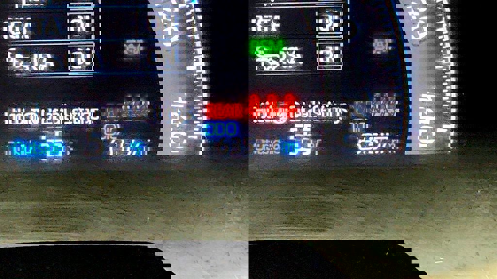 Used 2023 Toyota RAV4 XLE Premium image 16