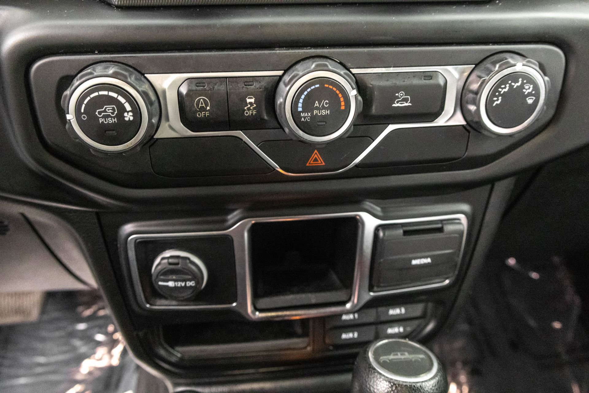 Used 2021 Jeep Gladiator Sport image 28