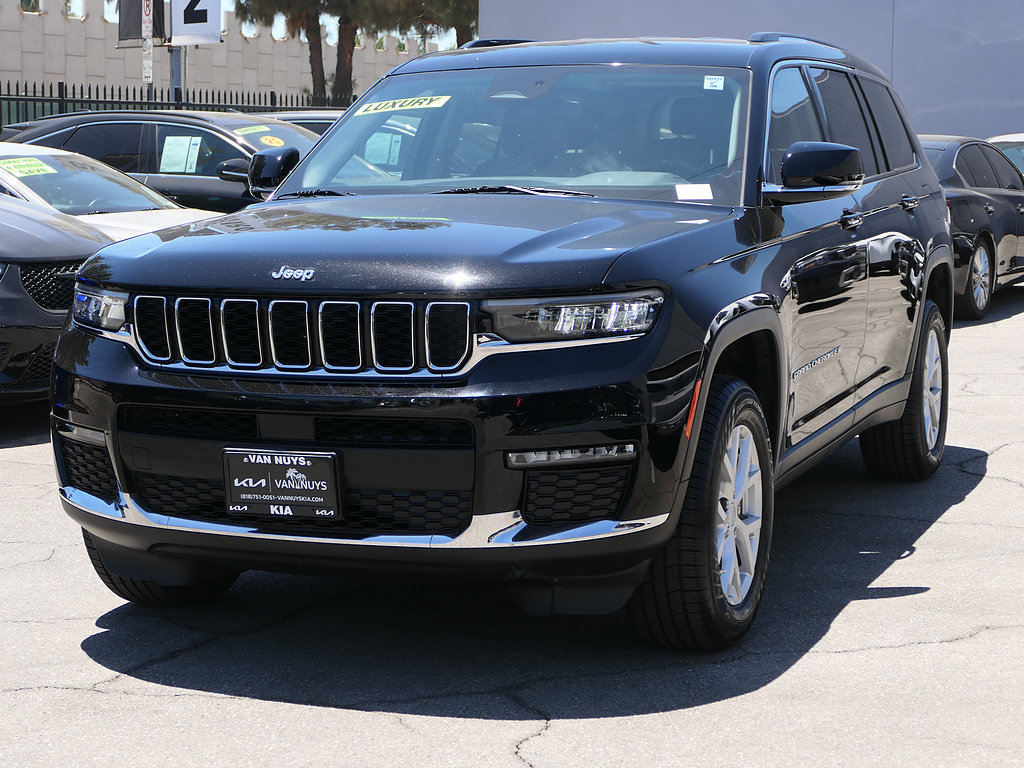 Used 2023 Jeep Grand Cherokee L Limited AWD/4WD image 6