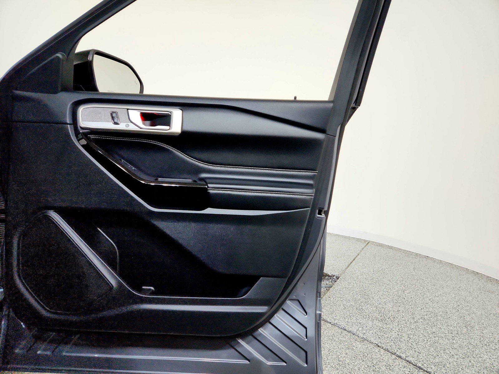 Used 2022 Ford Explorer ST w/ Equipment Group 401A image 20