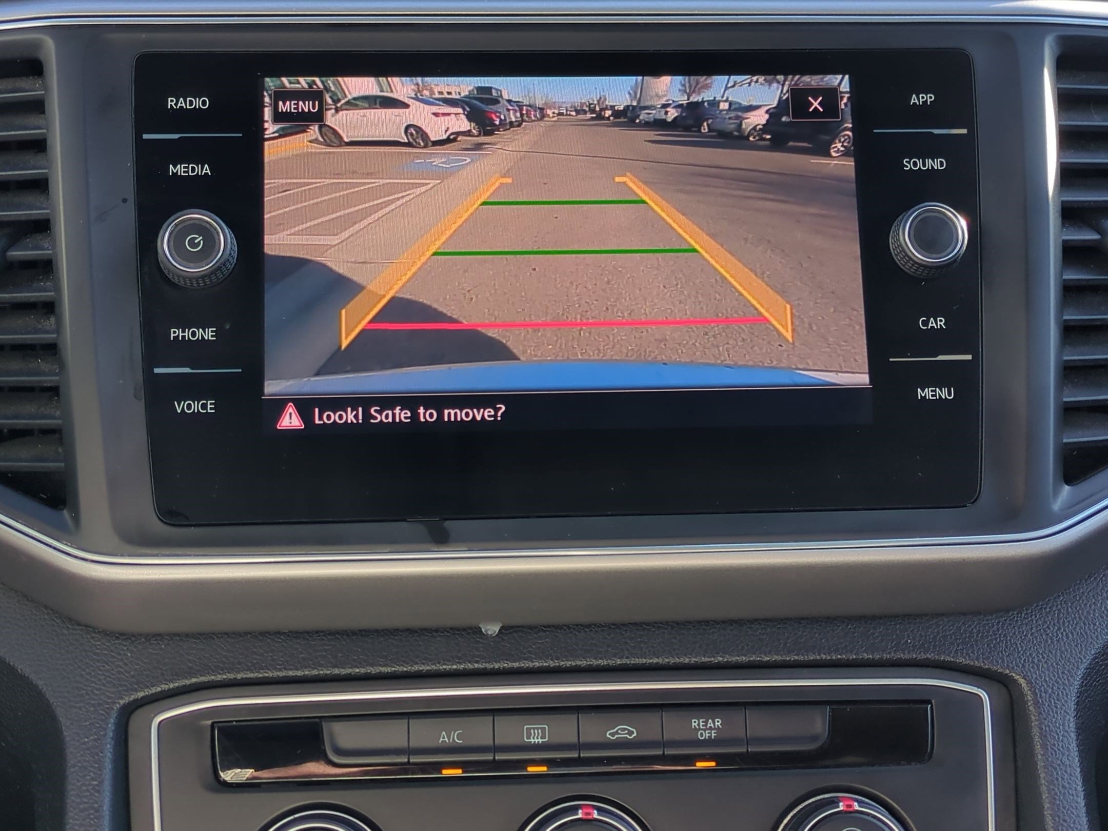 Used 2018 Volkswagen Atlas Launch Edition image 25