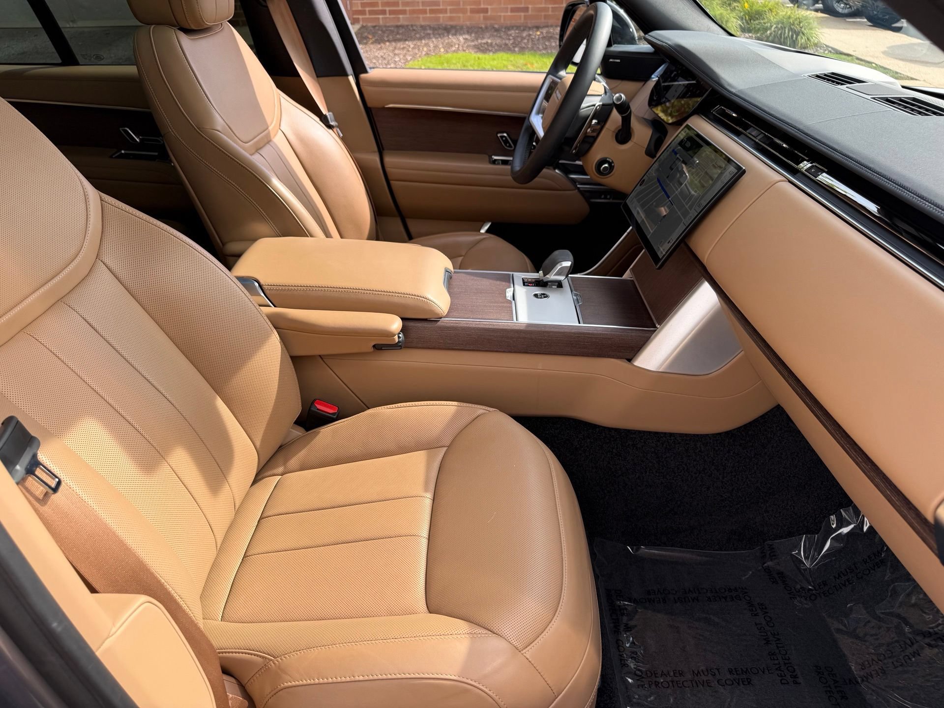 Used 2025 Land Rover Range Rover SE AWD/4WD image 29
