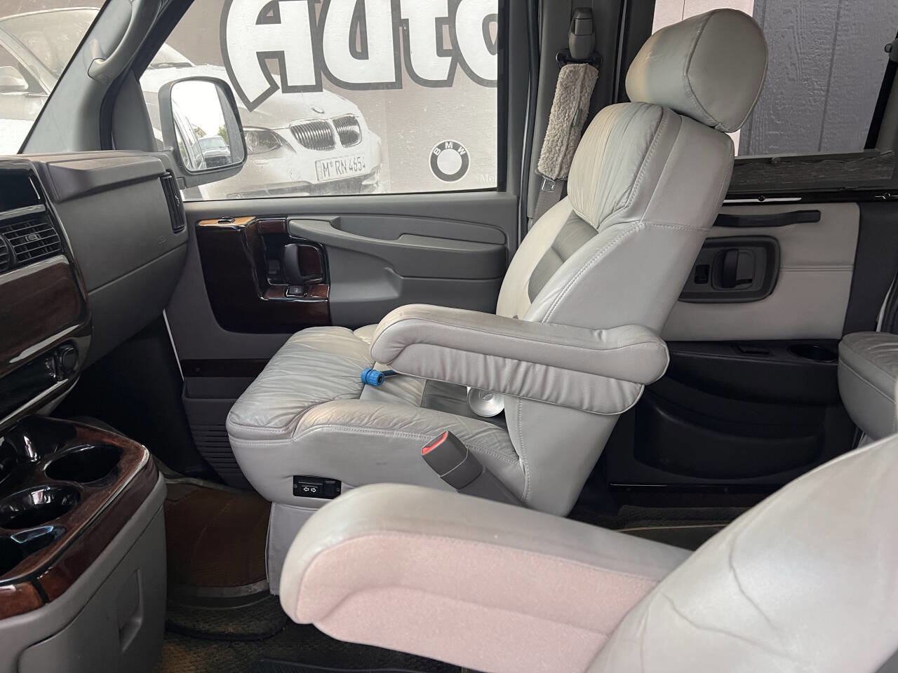 Used 2004 Chevrolet Express 1500 1500 3dr Cargo 135 in. WB w/ LS Preferred Equipment Group image 14