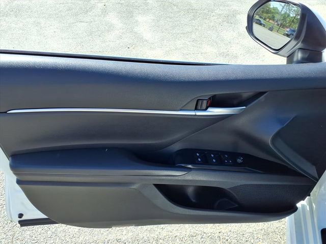 Used 2018 Toyota Camry SE image 17