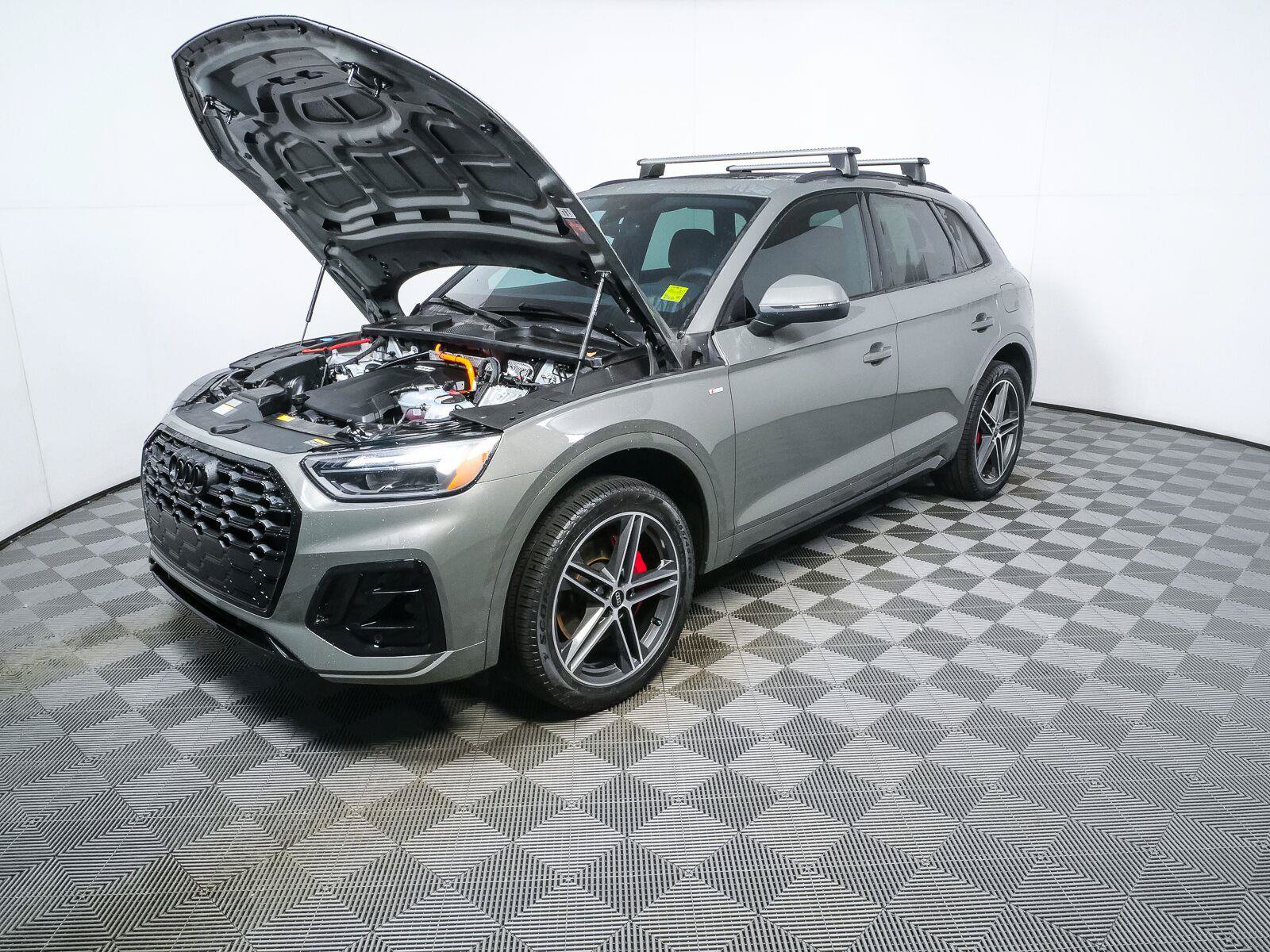 Used 2024 Audi Q5 e Premium Plus w/ Premium Plus Package AWD/4WD image 33