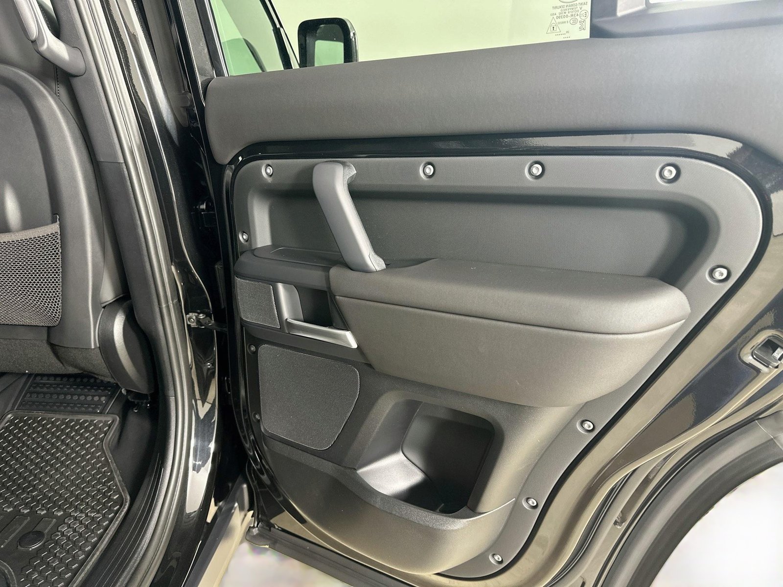 New 2026 Land Rover Defender 110 X-Dynamic SE AWD/4WD image 42