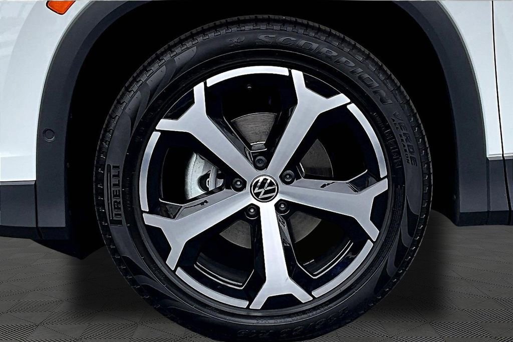 New 2026 Volkswagen Tiguan SE image 29