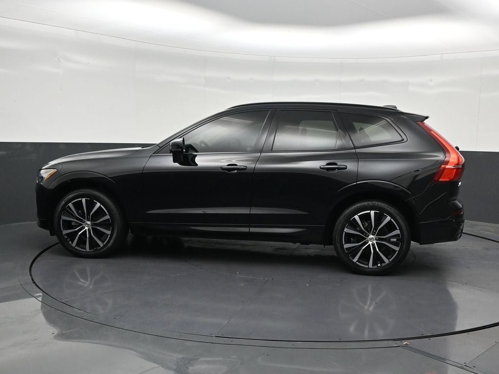 Certified 2024 Volvo XC60 B5 Plus AWD/4WD image 2