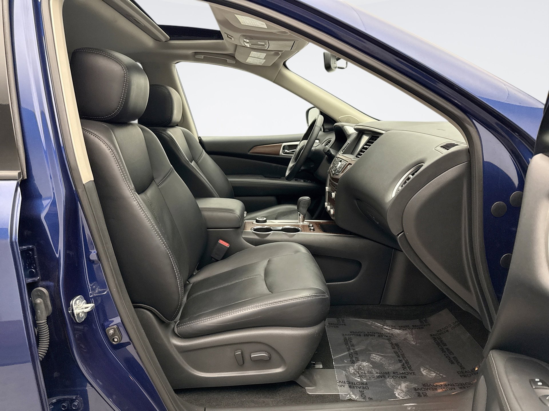 Used 2019 Nissan Pathfinder Platinum image 19