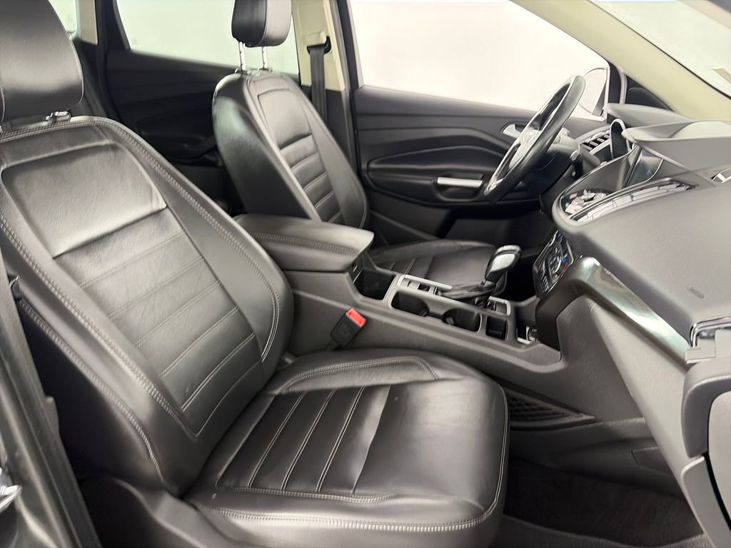 Certified 2019 Ford Escape Titanium AWD/4WD image 31